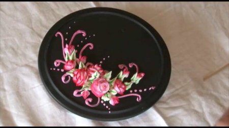 فیلم آموزش طرز تهیه تزئین کیک با گل رز آیسینگی