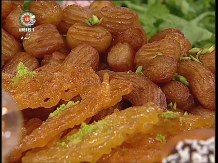 فیلم آموزش طرز تهیه شیرینی بامیه - خانم پری ناز گل آور